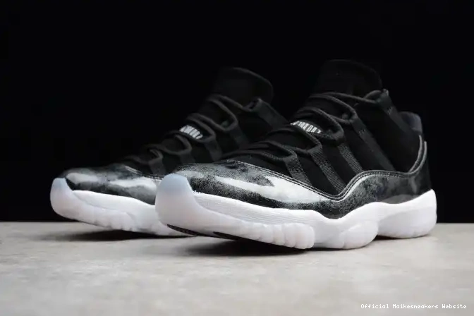 Official Maikesneakers 